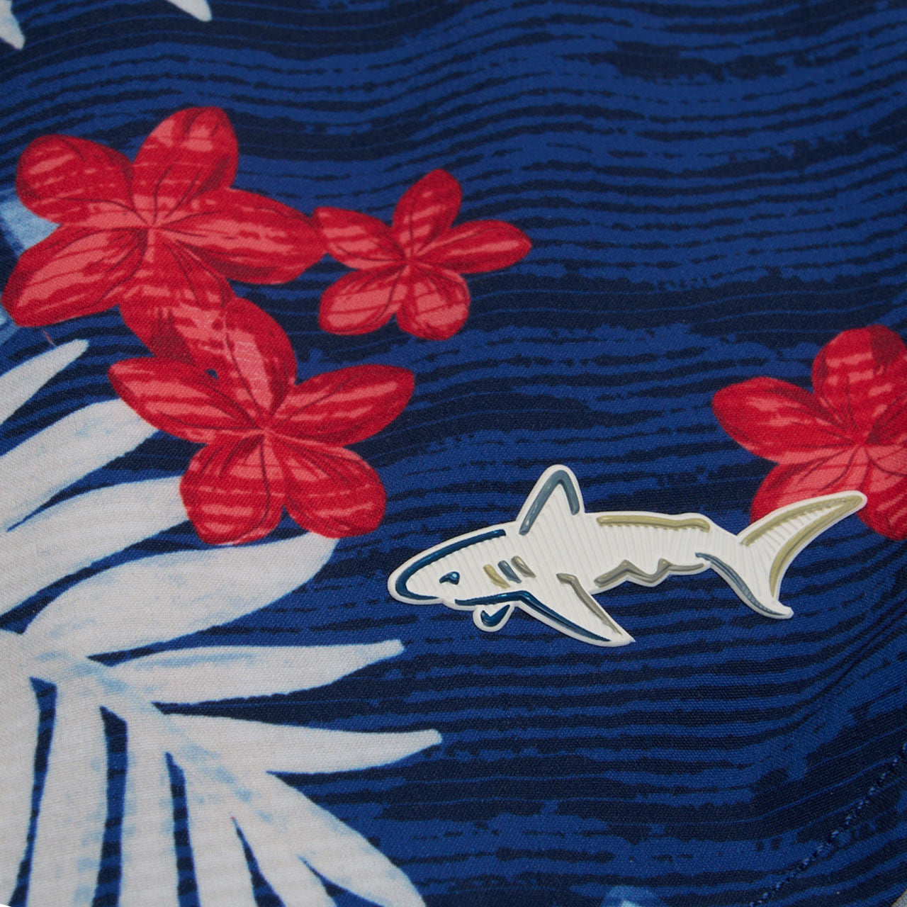 NAVY/SAVVY RED DETAIL LIFESTYLE INFO
